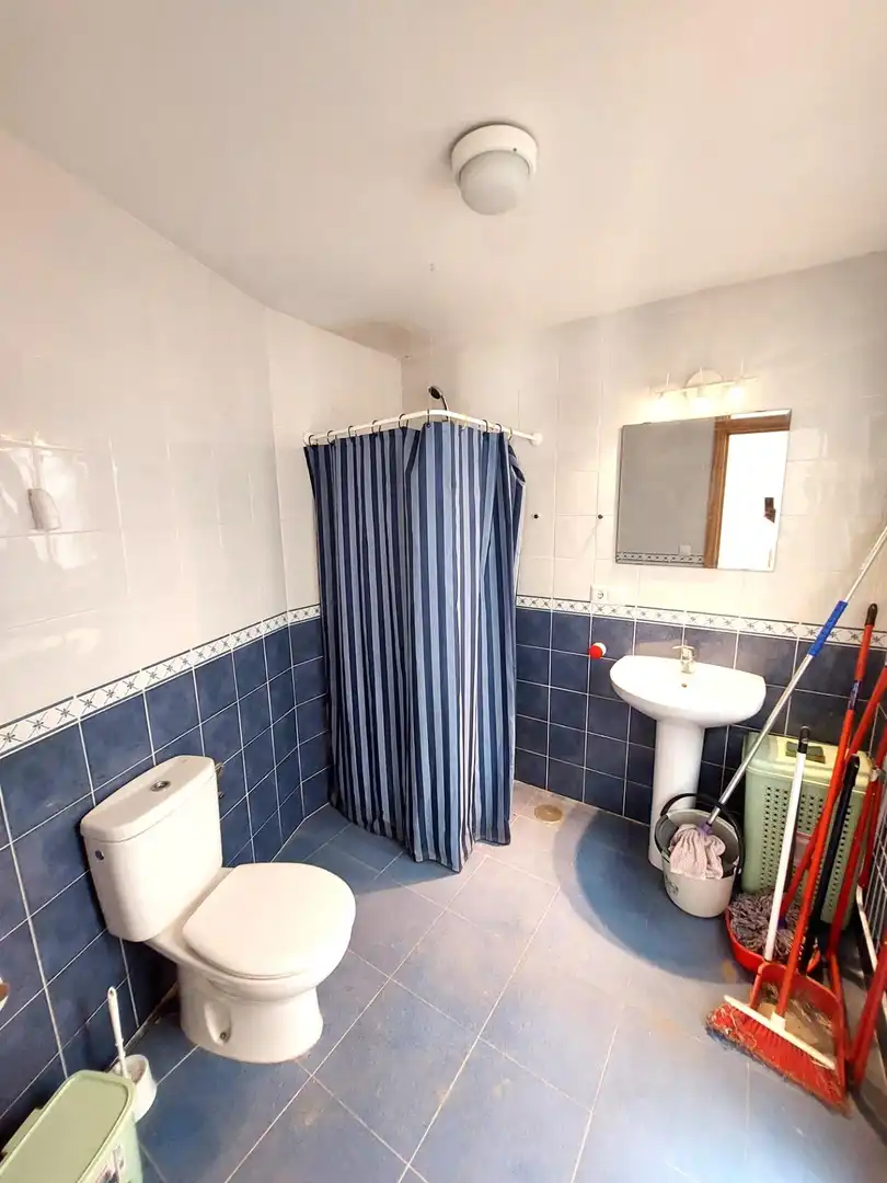 Baño de Casa adosada en venta en Aznalcóllar con Aire acondicionado