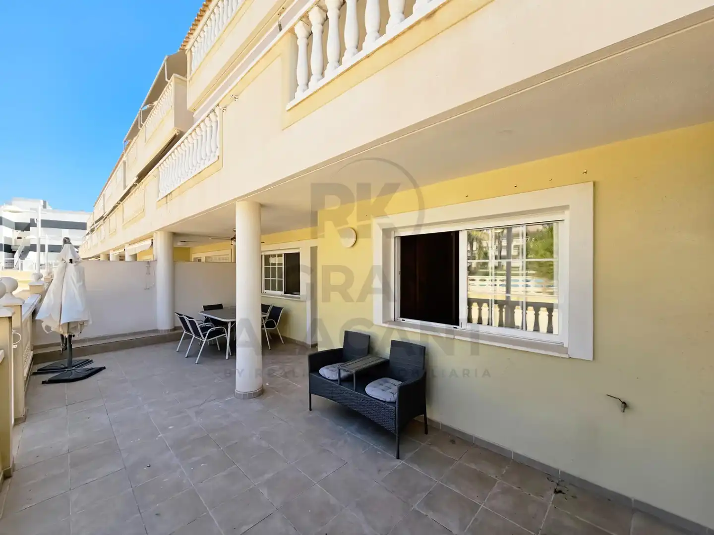 Terraza de Planta baja en venta en Santa Pola con Aire acondicionado, Calefacción y Jardín privado