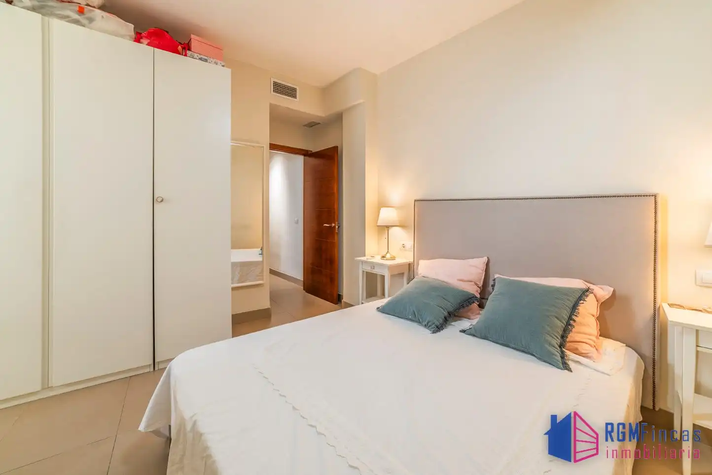 Habitación de Piso en venta en La Algaba, Sevilla