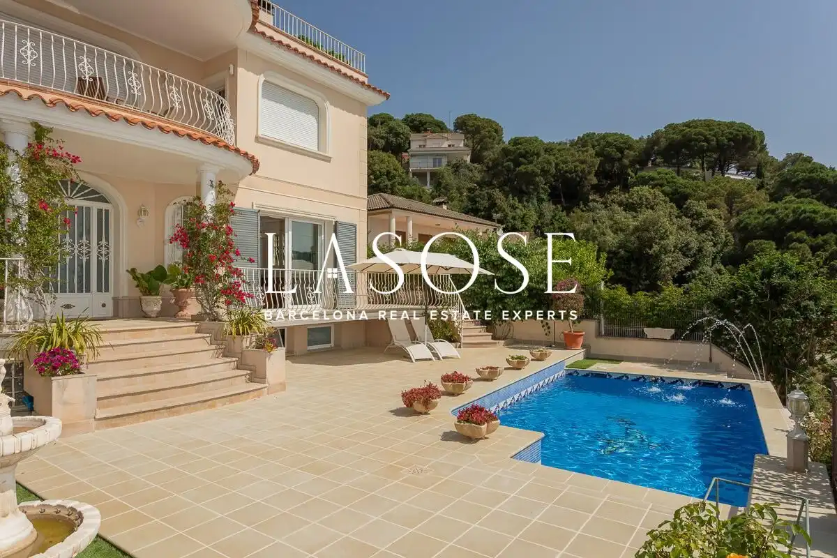 Exterior view of Houses for sale in Arenys de Munt  with Air Conditioner, Private garden and Terrace
