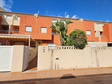 Adossat en venda a Calle SERRA D'AITANA