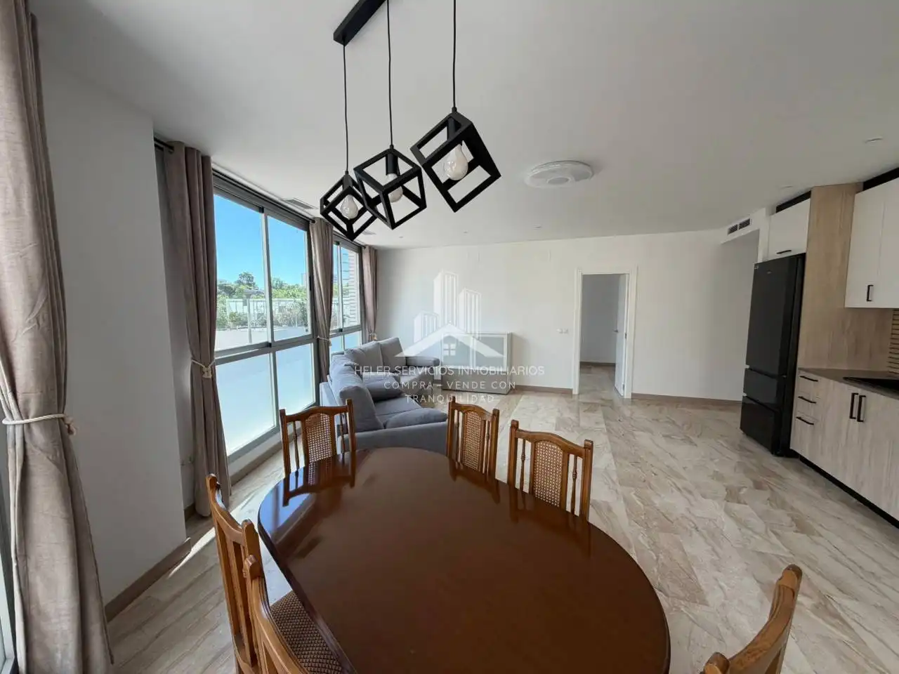 Comedor de Piso de alquiler en Castellón de la Plana / Castelló de la Plana con Parquet y Amueblado