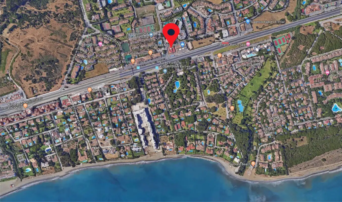 Außenansicht von Gebäude zum Verkauf in Estepona