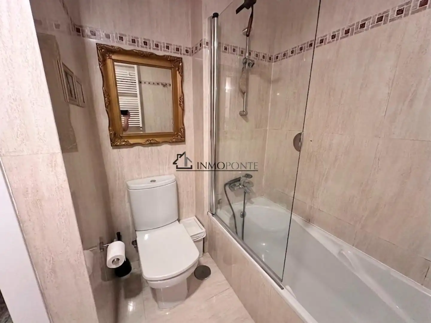 Baño de Piso en venta en Poio con Calefacción, Terraza y Trastero