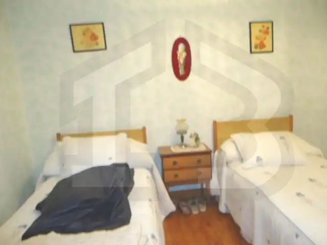 Dormitori de Casa o xalet en venda en Merindad de Cuesta-Urria amb Jardí privat, Traster i Moblat