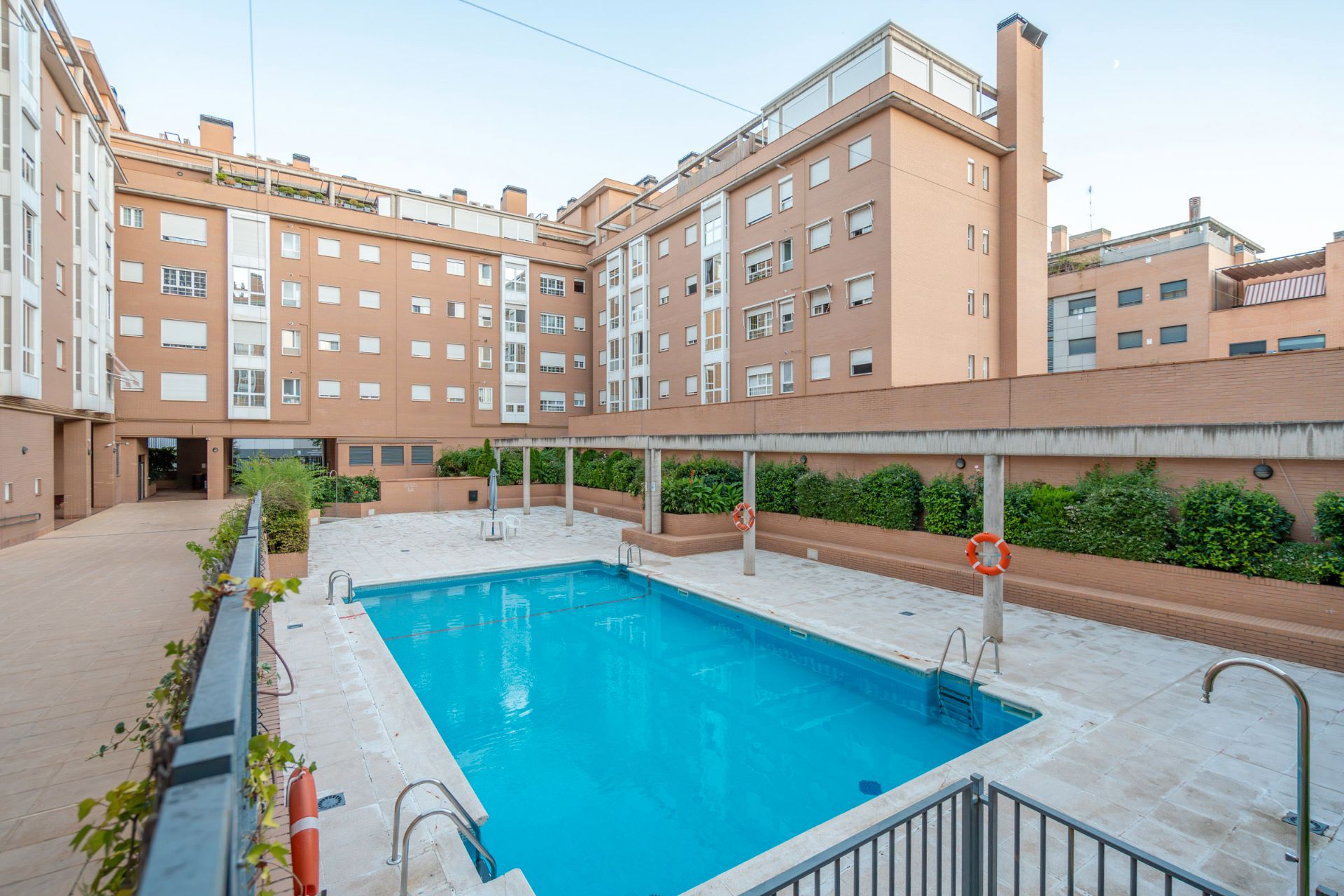Swimming pool of Flat for sale in  Madrid Capital  with Air Conditioner, Heating and Parquet flooring