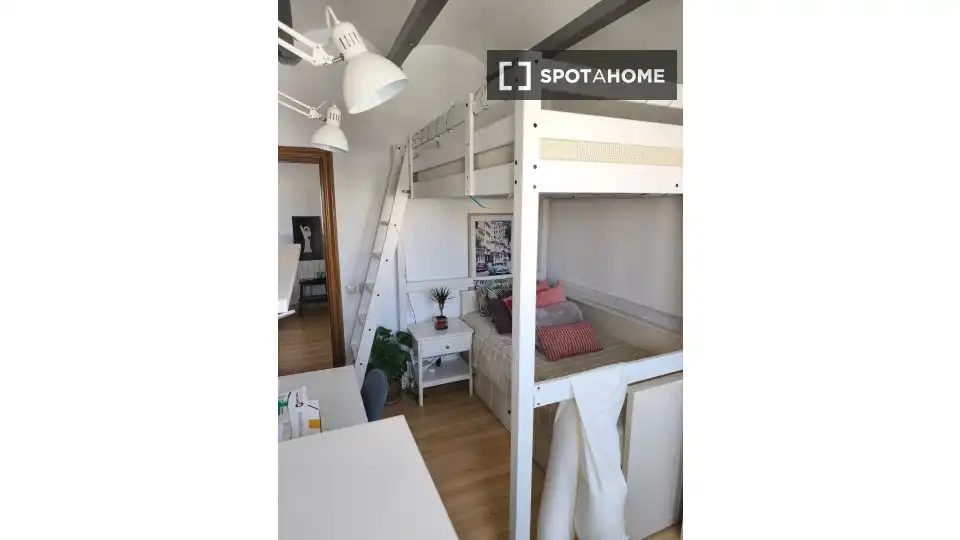 Habitación de Piso de alquiler en Sabadell con Aire acondicionado, Calefacción y Amueblado