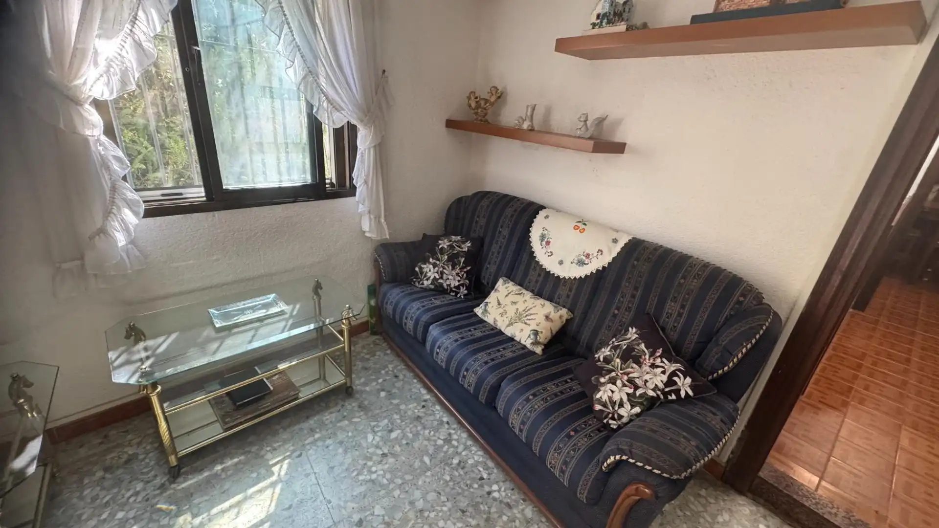 Sala d'estar de Casa o xalet en venda en Montcada i Reixac