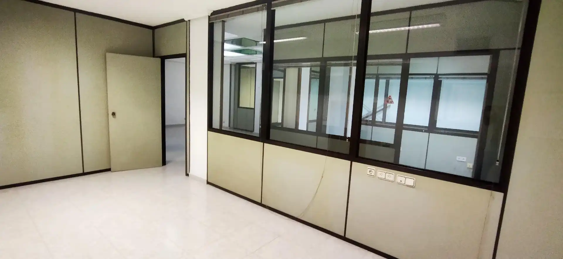 Office space with lift for sale in Avenida Granada 13, imagen 15