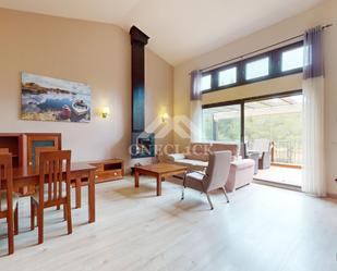 Sala d'estar de Casa adosada en venda en Mont-roig del Camp amb Aire condicionat i Terrassa