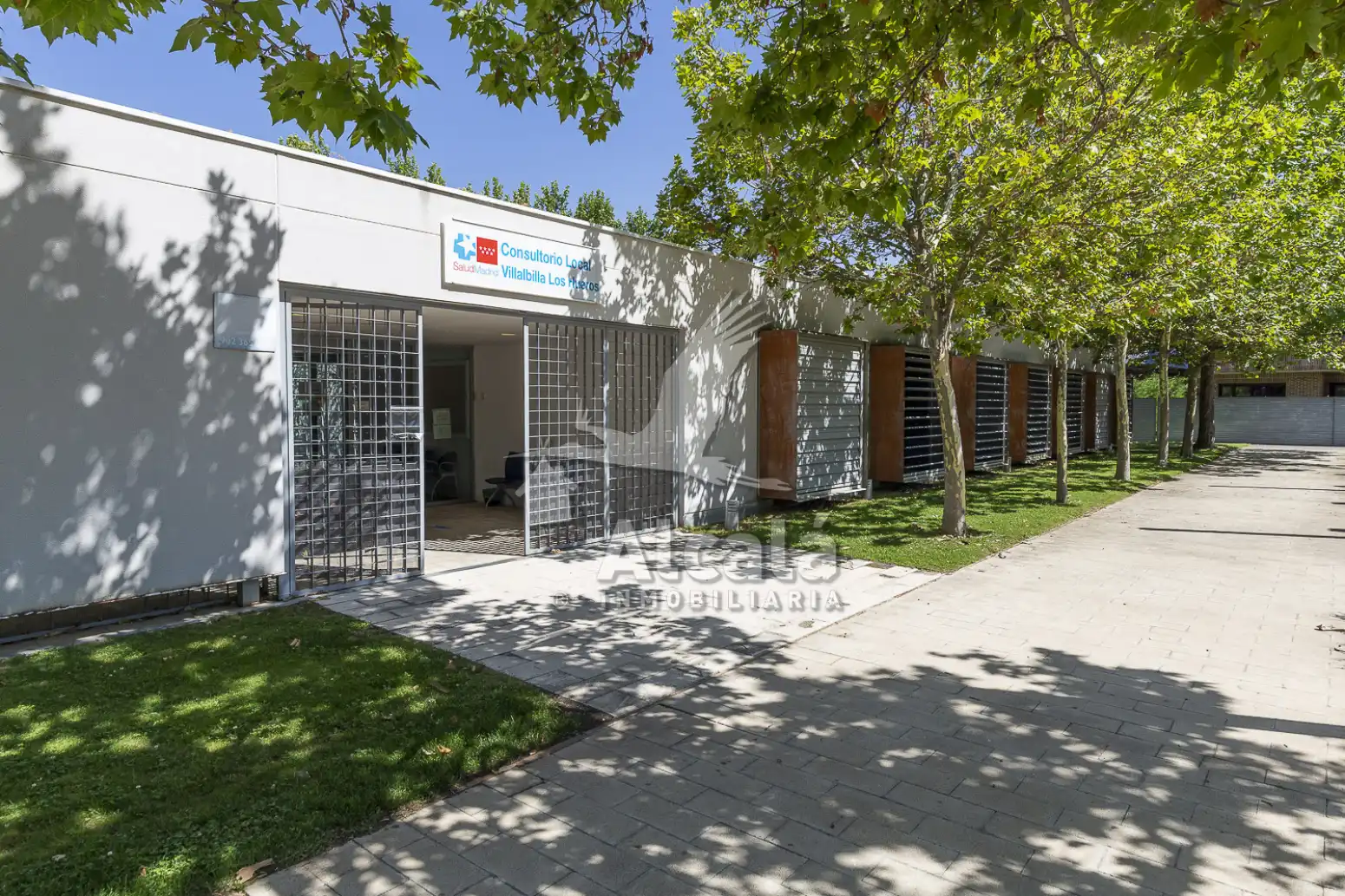 Außenansicht von Wohnung zum Verkauf in Villalbilla mit Klimaanlage, Heizung und Terrasse
