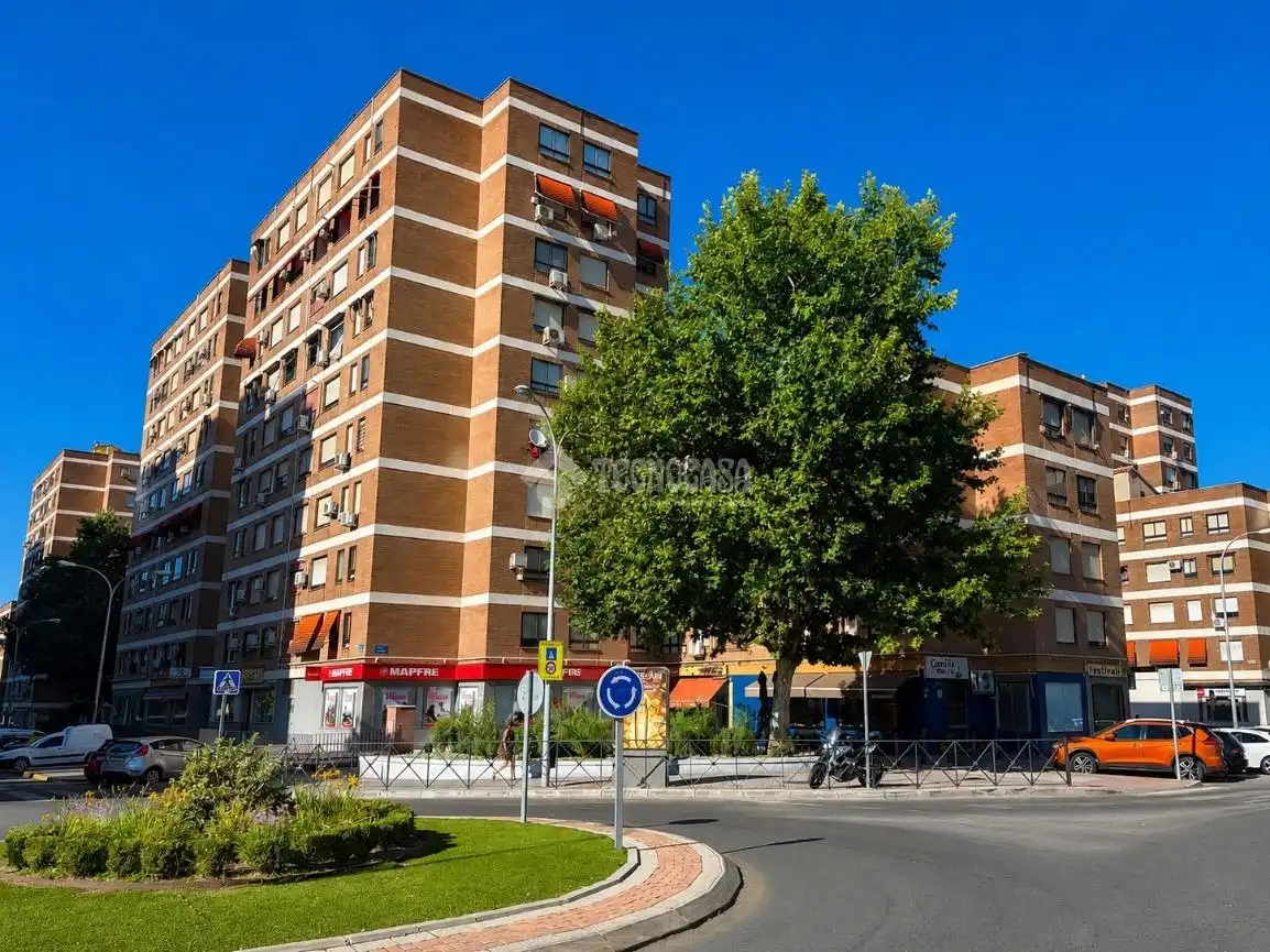 Vista exterior de Pis en venda en Fuenlabrada amb Aire condicionat i Calefacció