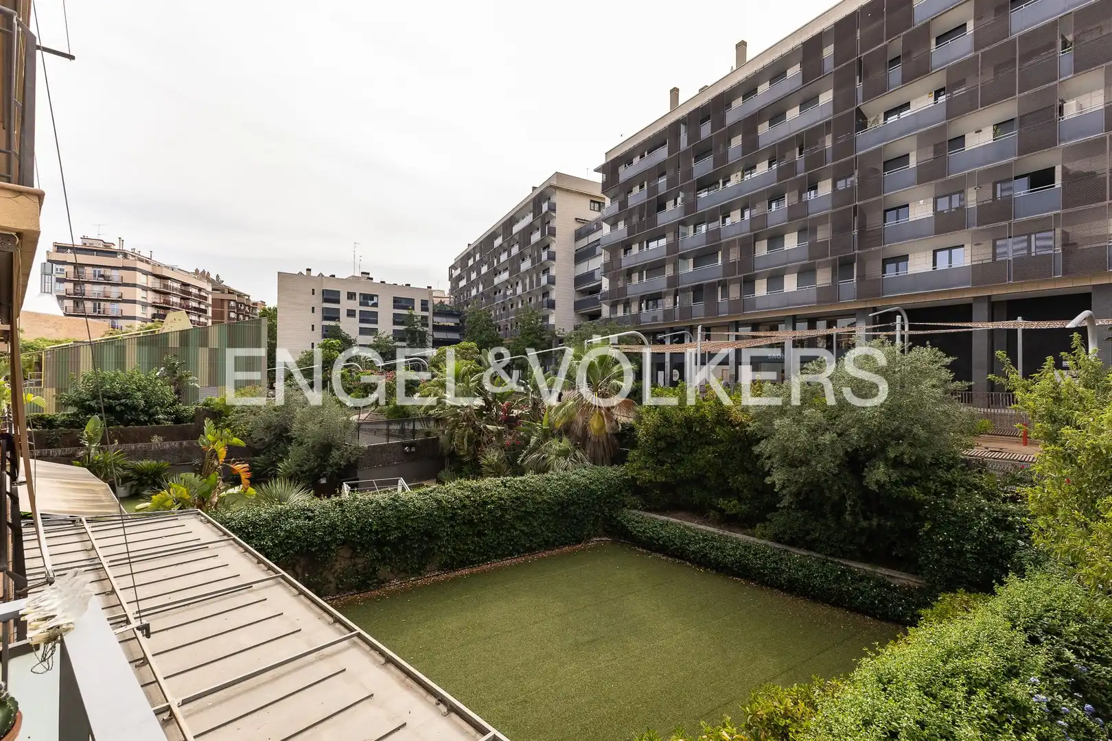 Terraza de Casa adosada en venta en Barcelona con Aire acondicionado, Calefacción y Jardín privado