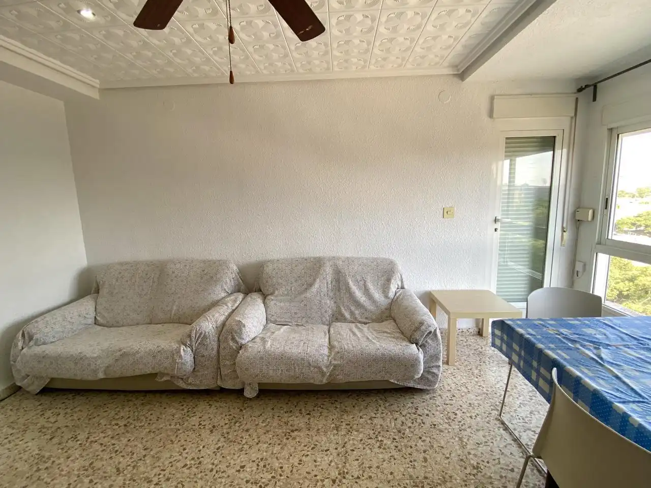 Sala d'estar de Pis de lloguer en Valencia amb Moblat