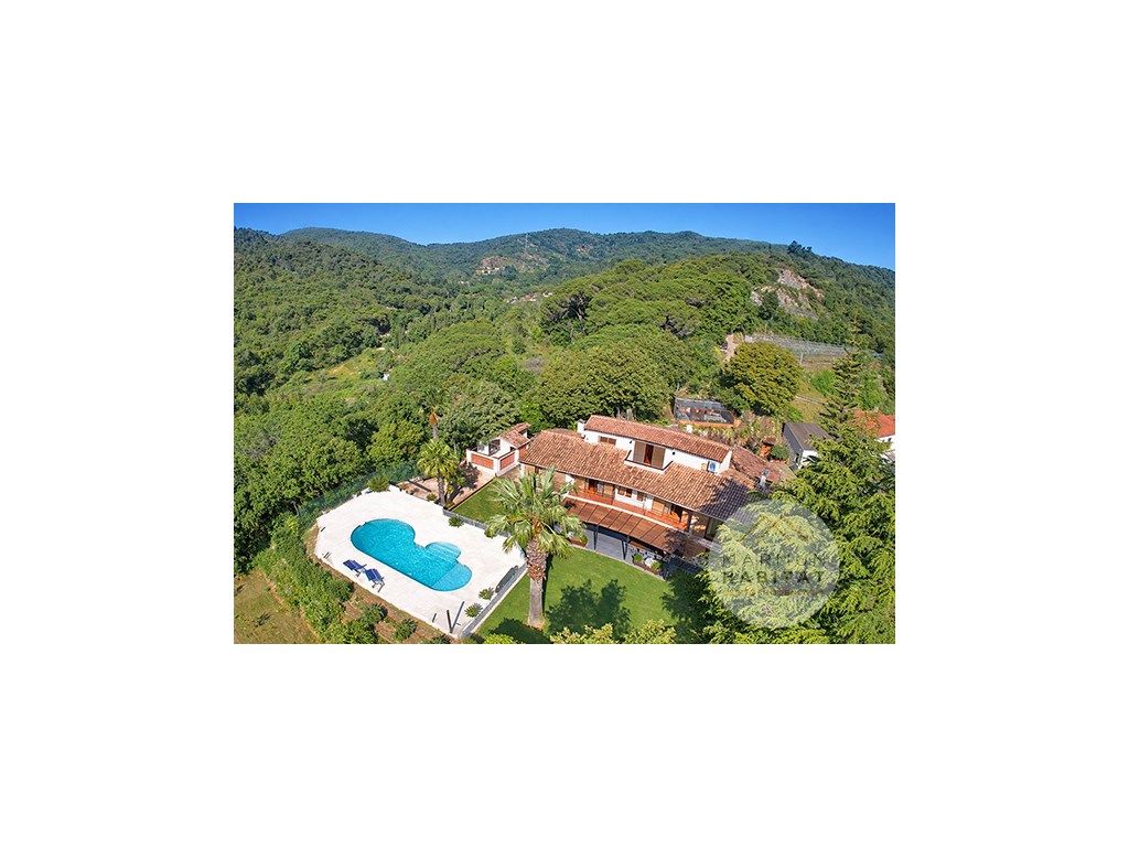 Garden of Houses for sale in Arenys de Munt  with Air Conditioner, Private garden and Swimming Pool