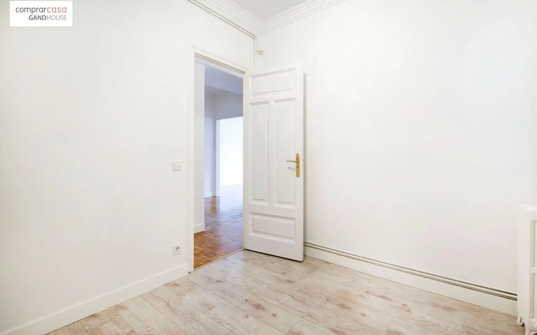 Piso en venta en Barcelona con Calefacción y Alarma