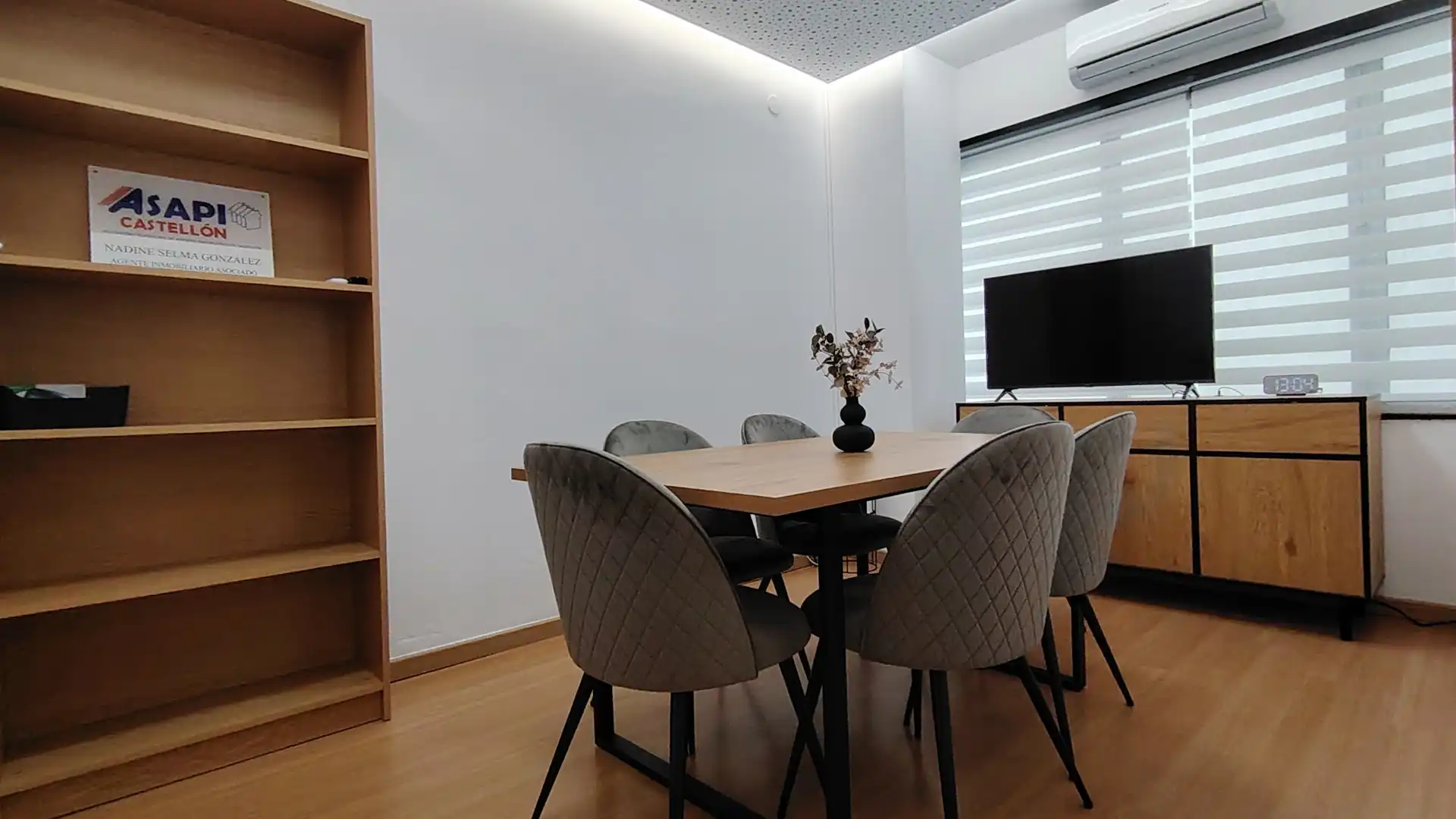 Dining room of Office for rent in Castellón de la Plana / Castelló de la Plana  with Air Conditioner, Furnished and Internet