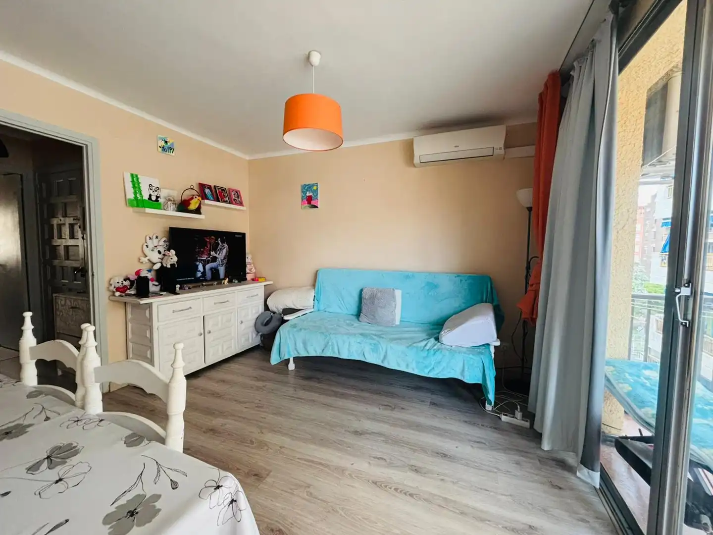 Living room of Flat for sale in Salou  with Air Conditioner, Terrace and Furnished