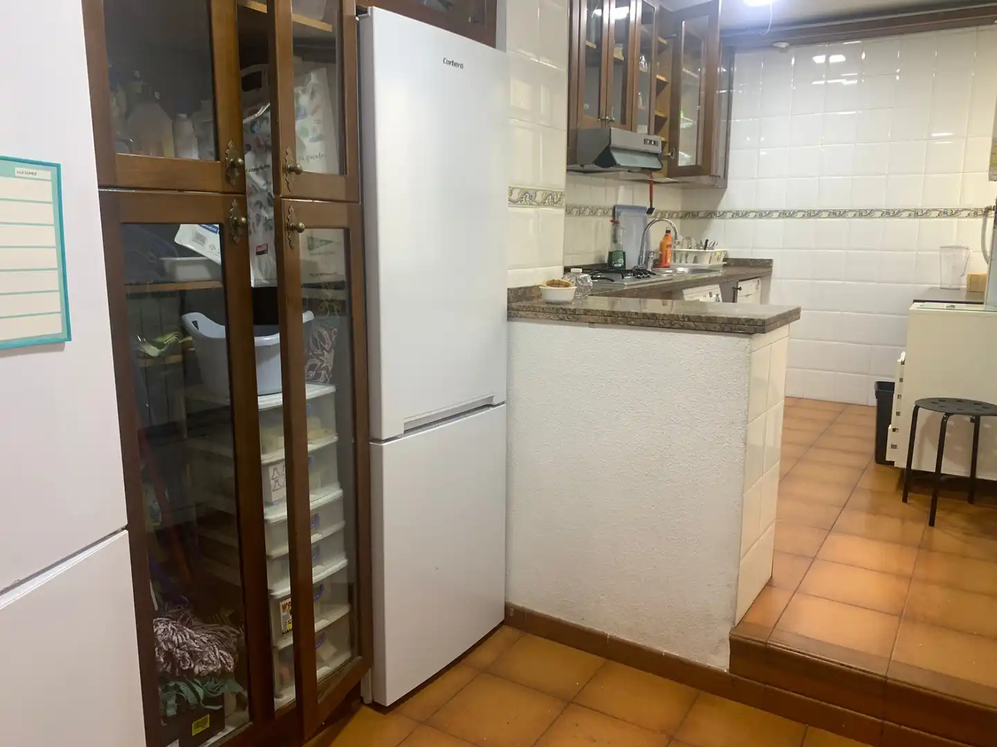 Cuina de Pis de lloguer en Granada amb Aire condicionat, Calefacció i Moblat