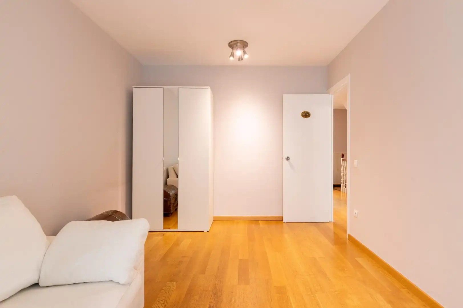 Schlafzimmer von Haus oder Chalet zum Verkauf in Viladecavalls mit Klimaanlage, Heizung und Privatgarten
