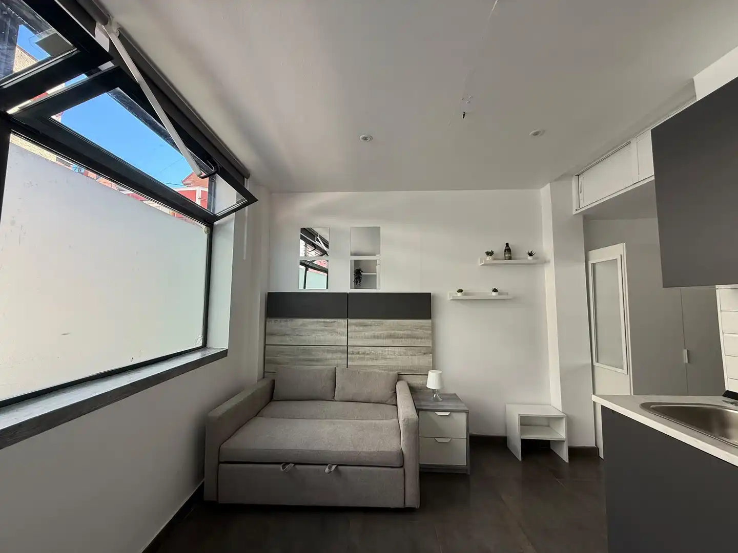 Estudio con terraza en alquiler en Calle del Naranjo, imagen 3