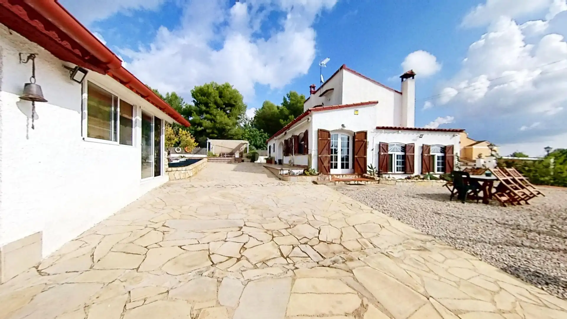 Vista exterior de Casa o xalet en venda en El Vendrell amb Aire condicionat, Jardí privat i Traster