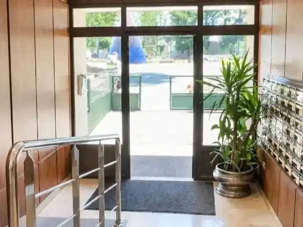 Piso en venta en Vigo  con Jardín privado, Trastero y Amueblado