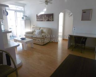 Sala d'estar de Pis de lloguer en  Almería Capital amb Parquet, Terrassa i Moblat
