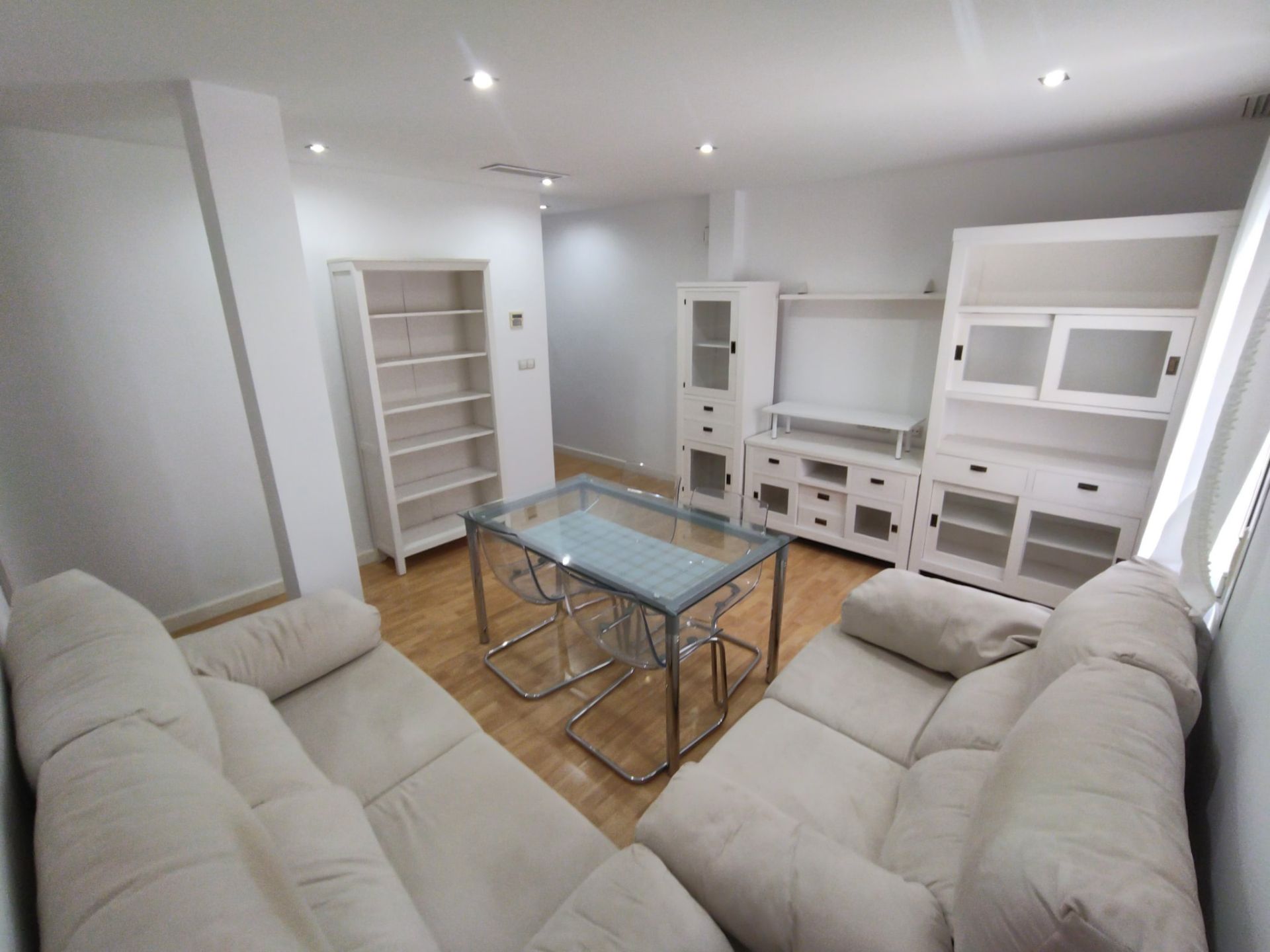 Apartamento de alquiler en  Cádiz Capital con Aire acondicionado, Amueblado y Horno