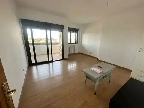 Schlafzimmer von Wohnung zur Miete in  Madrid Capital mit Balkon