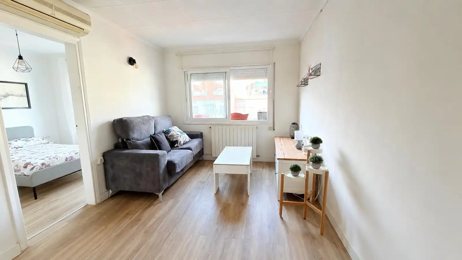 Sala d'estar de Àtic de lloguer en Barcelona amb Aire condicionat, Calefacció i Parquet