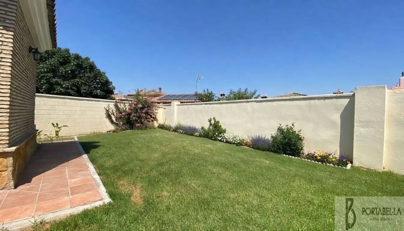Jardí de Casa o xalet en venda en El Puerto de Santa María amb Aire condicionat, Traster i Piscina