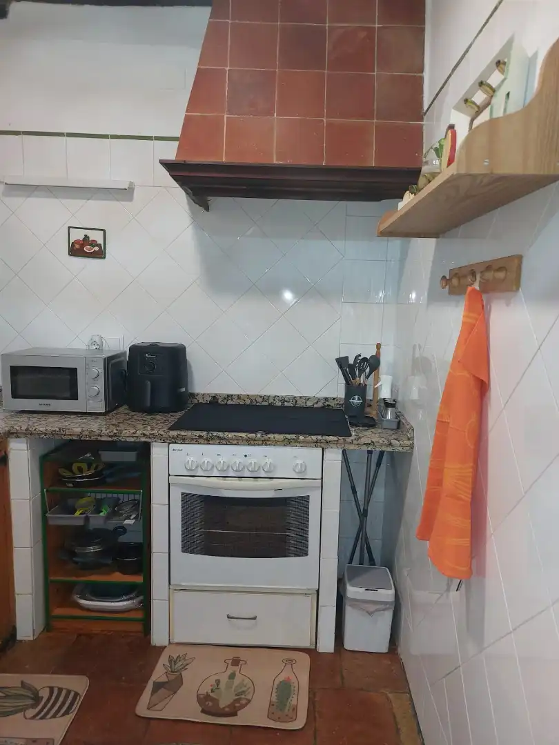 Cuina de Apartament de lloguer en Cuenca amb Moblat, Forn i Rentadora