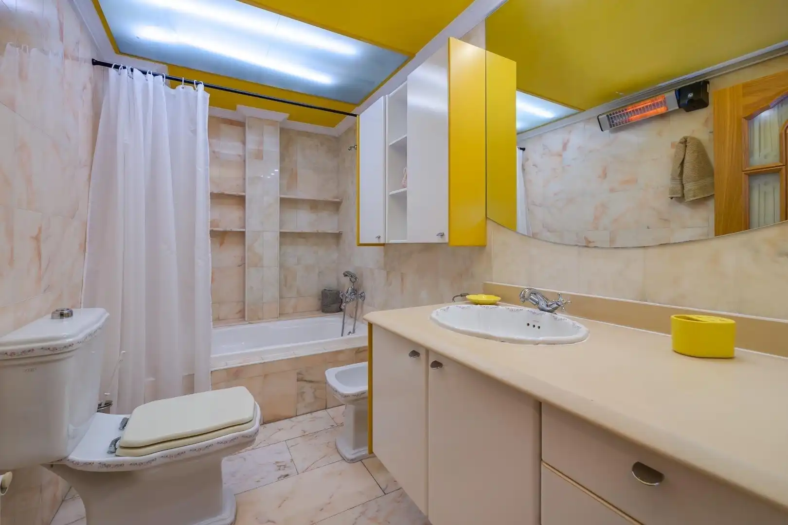 Bathroom of Attic for rent in Torrevieja  with Air Conditioner, Terrace and Furnished