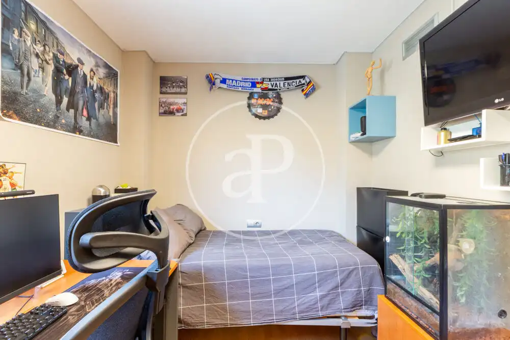 Bedroom of Houses for sale in Godelleta  with Air Conditioner, Heating and Private garden