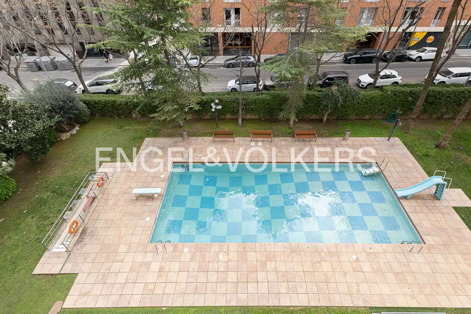 Swimming pool of Flat for sale in Barcelona  with Air Conditioner, Heating and Private garden