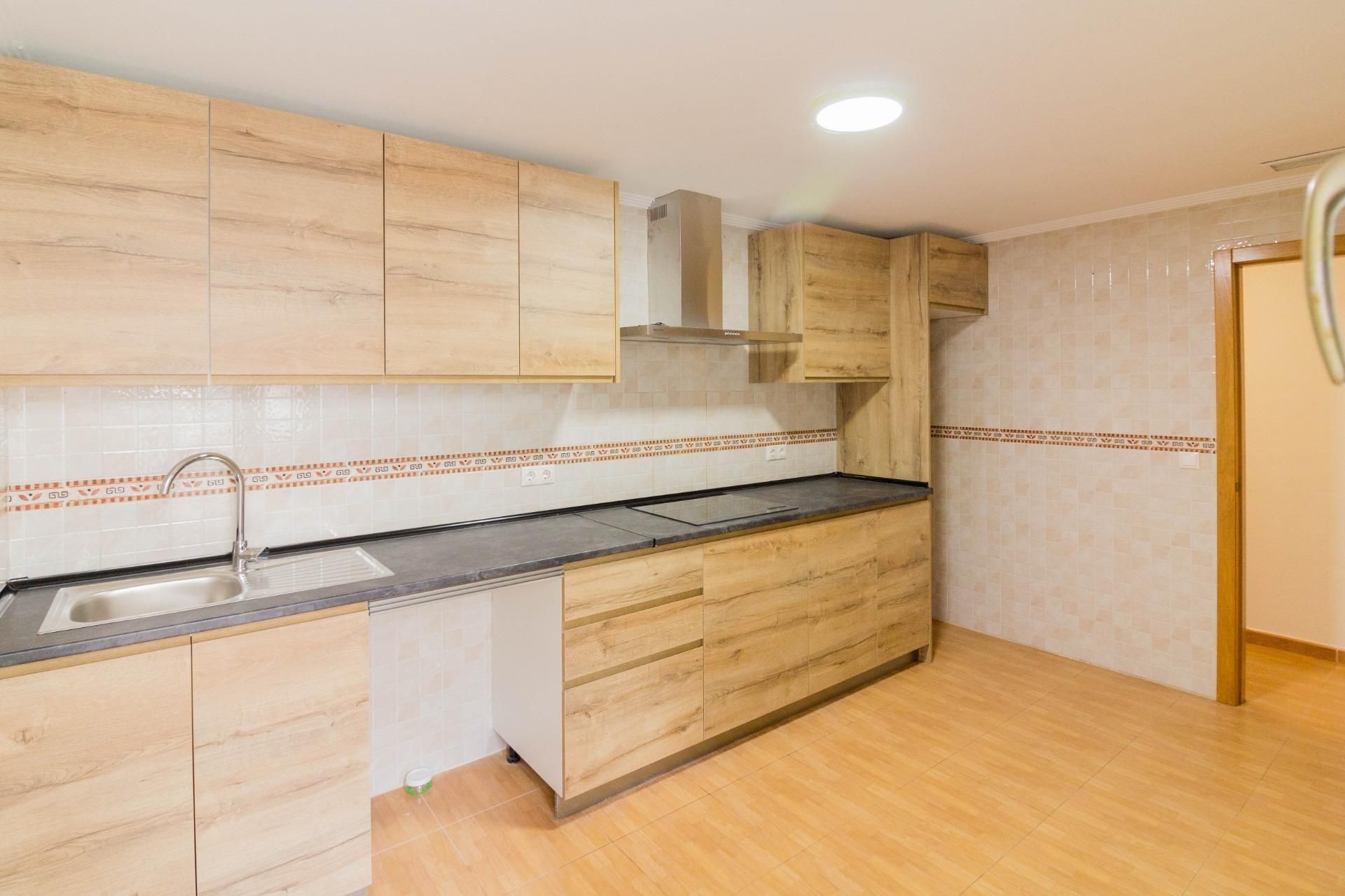 Küche von Wohnung zum verkauf in San Isidro mit Abstellraum und Balkon