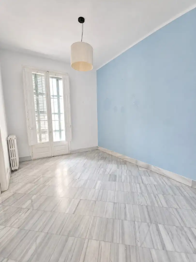 Dormitori de Casa adosada en venda en Barcelona amb Calefacció, Jardí privat i Terrassa