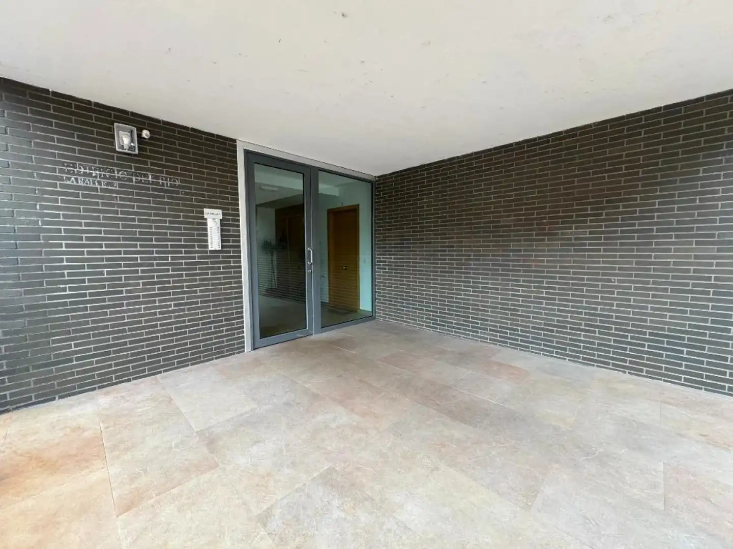 Piso en venta en Los Corrales de Buelna  con Calefacción, Parquet y Terraza