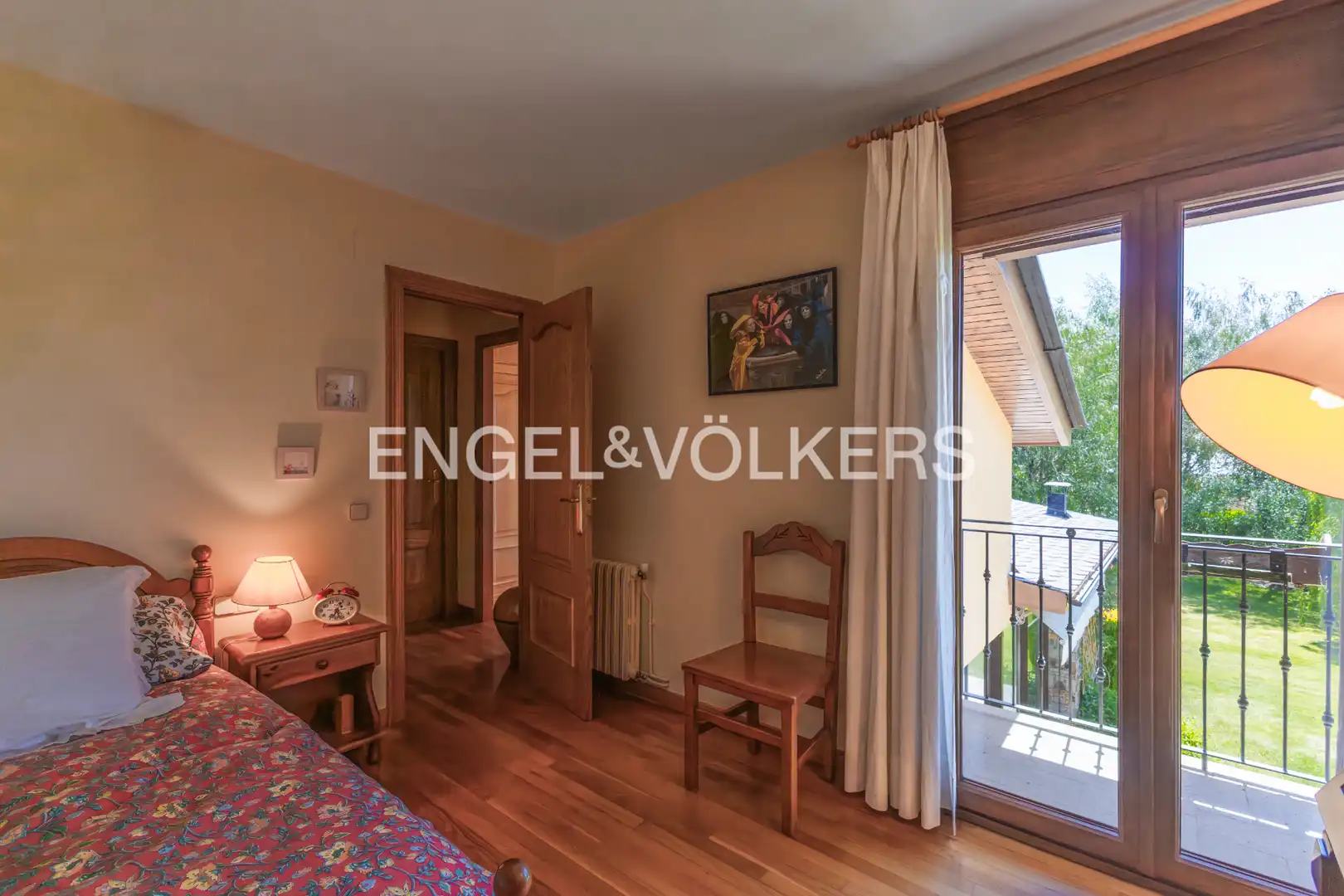 Dormitori de Casa o xalet en venda en Puigcerdà amb Calefacció, Jardí privat i Parquet