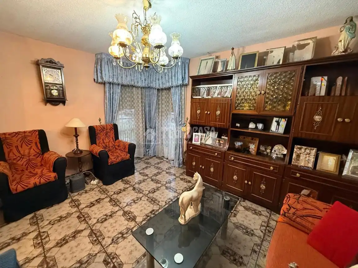 Sala d'estar de Pis en venda en  Madrid Capital amb Calefacció