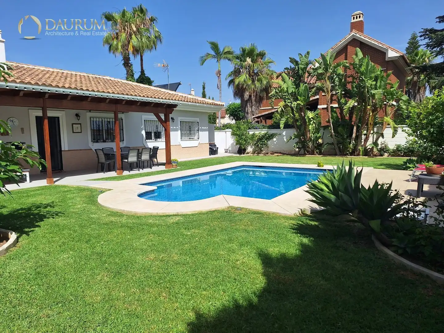 Chalet con piscina en venta en CALLE Alborán, imagen 2