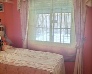 Bedroom of Flat to share in Montequinto  with Air Conditioner, Terrace and Swimming Pool