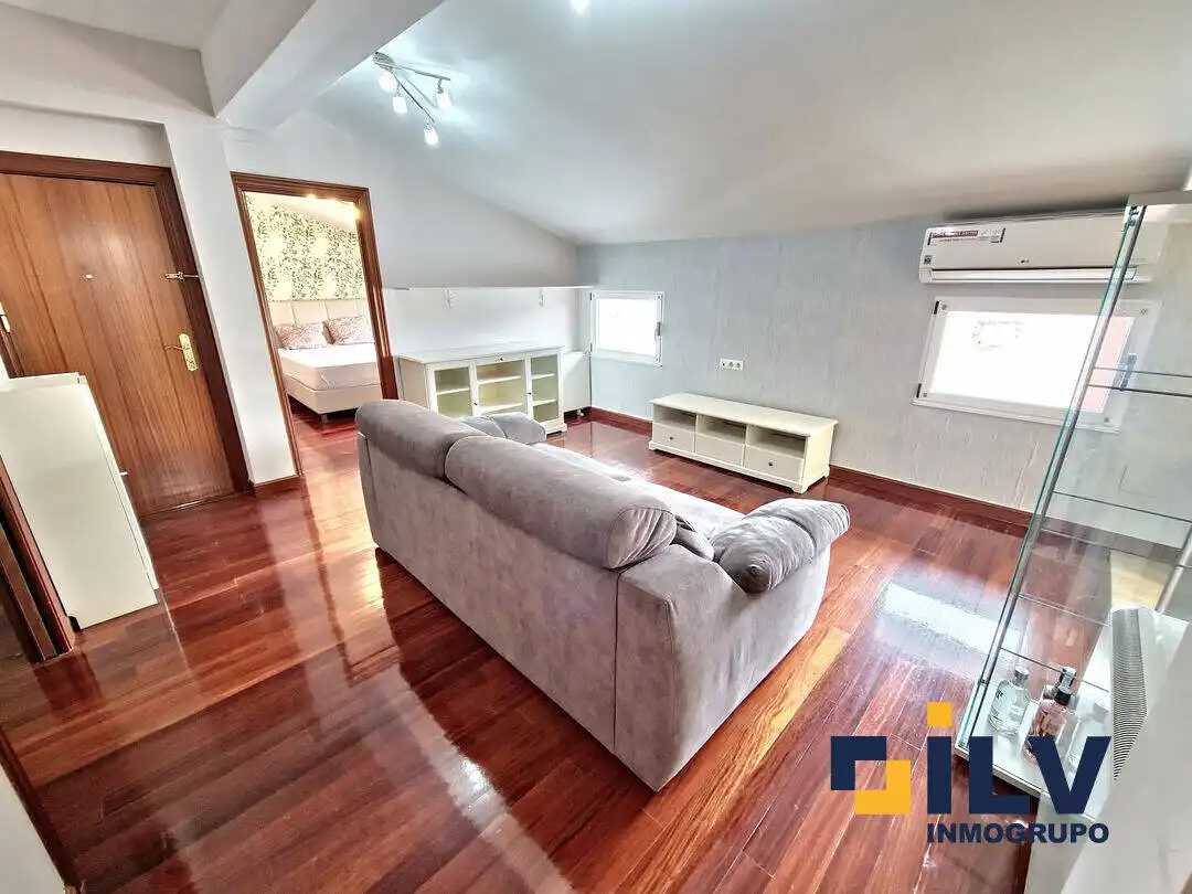 Sala de estar de Piso en venta en Portugalete con Calefacción, Amueblado y Balcón