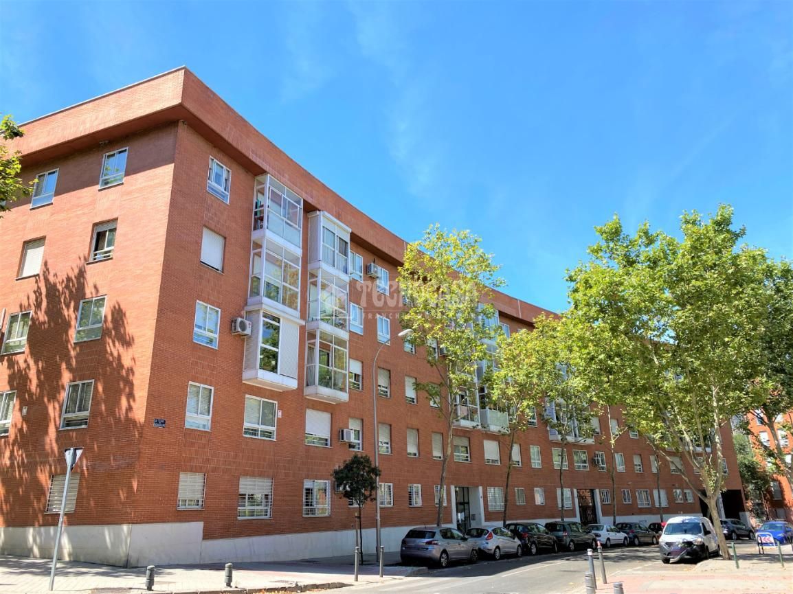 Exterior view of Flat for sale in  Madrid Capital  with Air Conditioner and Heating