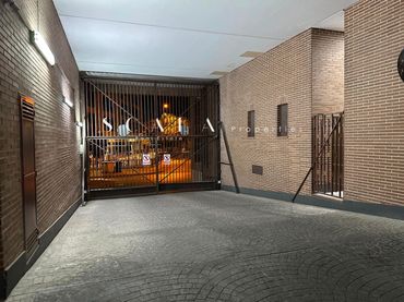 Individual with lift for sale in Embajadores