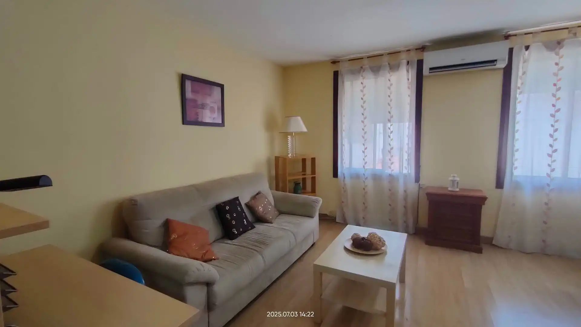 Living room of Flat for rent in Zaragoza  with Heating, Parquet flooring and Furnished