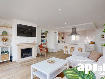 Piso con balcón en venta en Centre - Eixample – Can Llobet