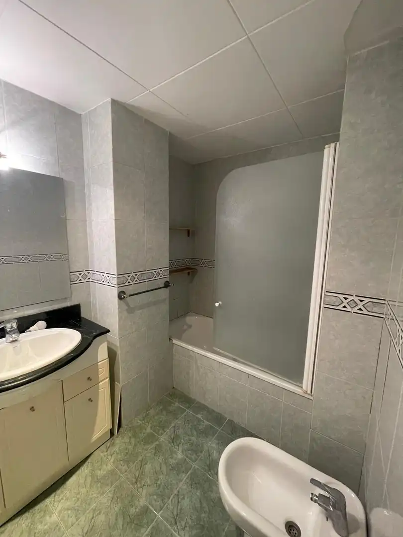 Baño de Piso en venta en Valencia con Aire acondicionado, Terraza y Balcón