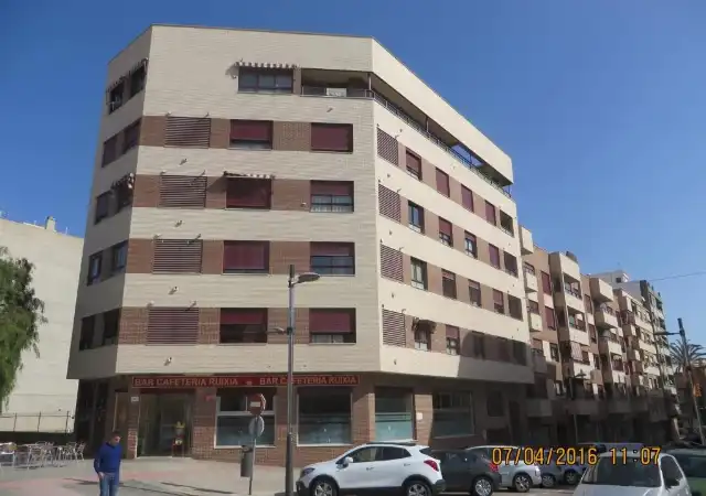 Vista exterior de Piso en venta en Torrent